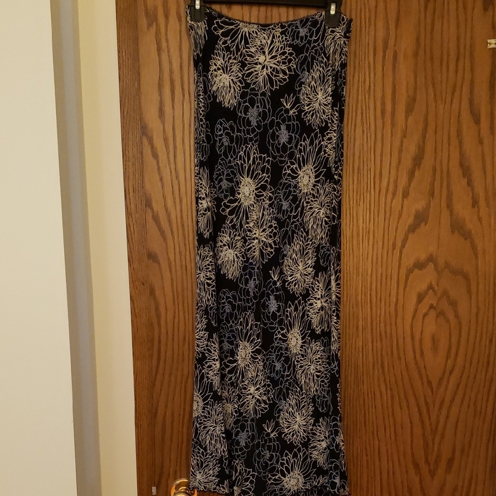 Old Navy Dark Blue and White Maxi Skirt
